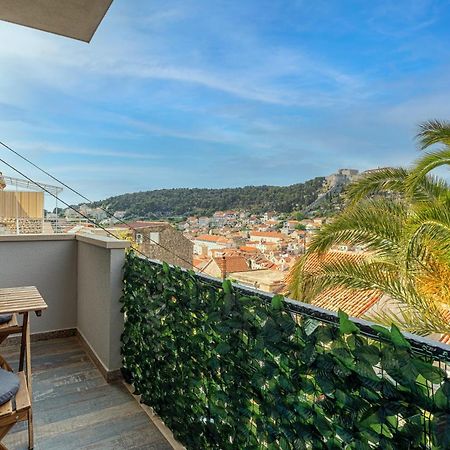 Villa Capitis In The Center- Exclusive Apartment Hvar Town Esterno foto