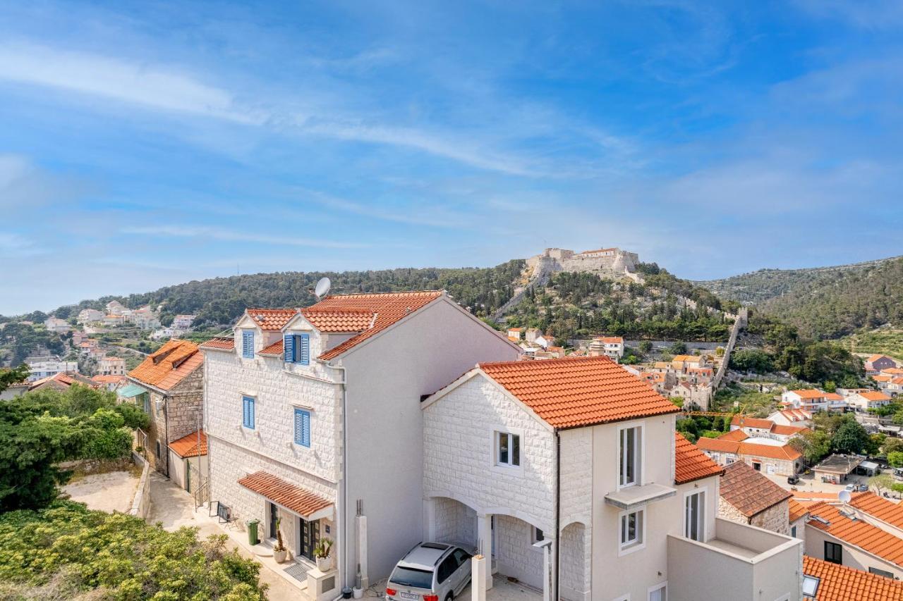 Villa Capitis In The Center- Exclusive Apartment Hvar Town Esterno foto